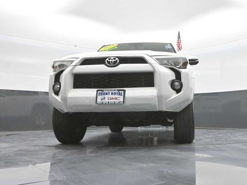 Used 2015 Toyota 4Runner SR5 Premium AWD/4WD image 40