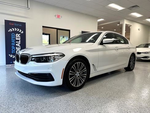 Used 2019 BMW 530i w/ Convenience Package image 4