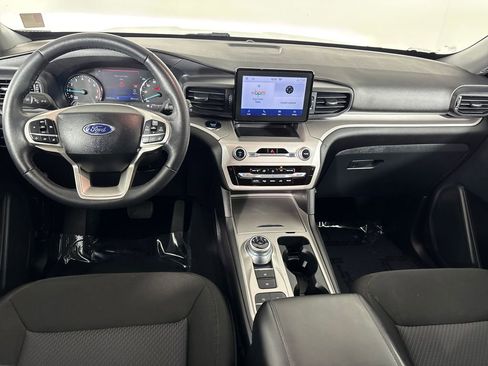 Used 2024 Ford Explorer XLT RWD image 27