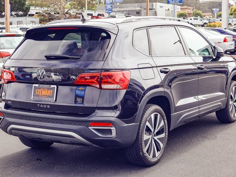 Used 2024 Volkswagen Taos SE FWD image 19