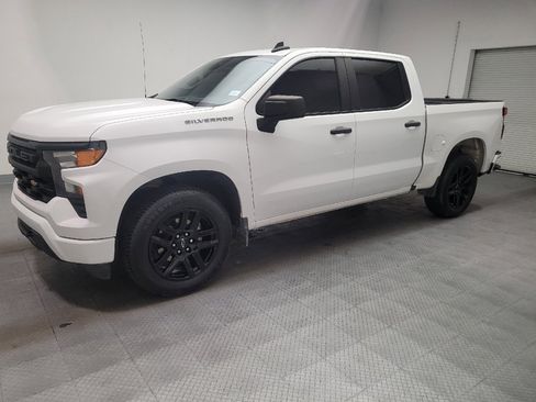 Used 2022 Chevrolet Silverado 1500 Custom RWD image 2