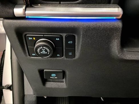 Used 2025 Ford Expedition Tremor AWD/4WD image 39