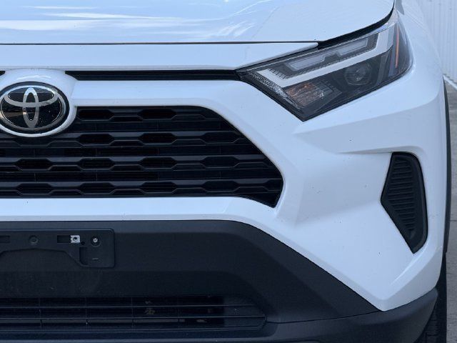 Used 2025 Toyota RAV4 XLE FWD image 9