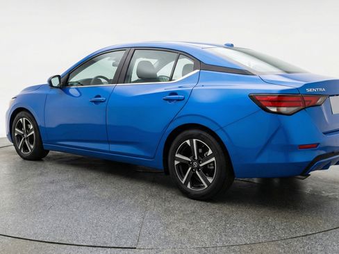 Used 2025 Nissan Sentra SV image 6