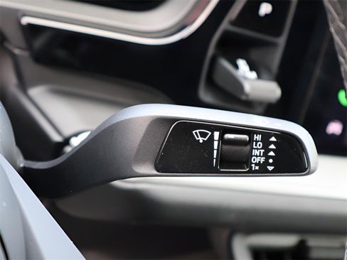 Used 2025 Porsche Cayenne Coupe image 32