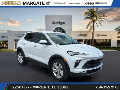 Used 2024 Buick Encore GX Preferred FWD image 1