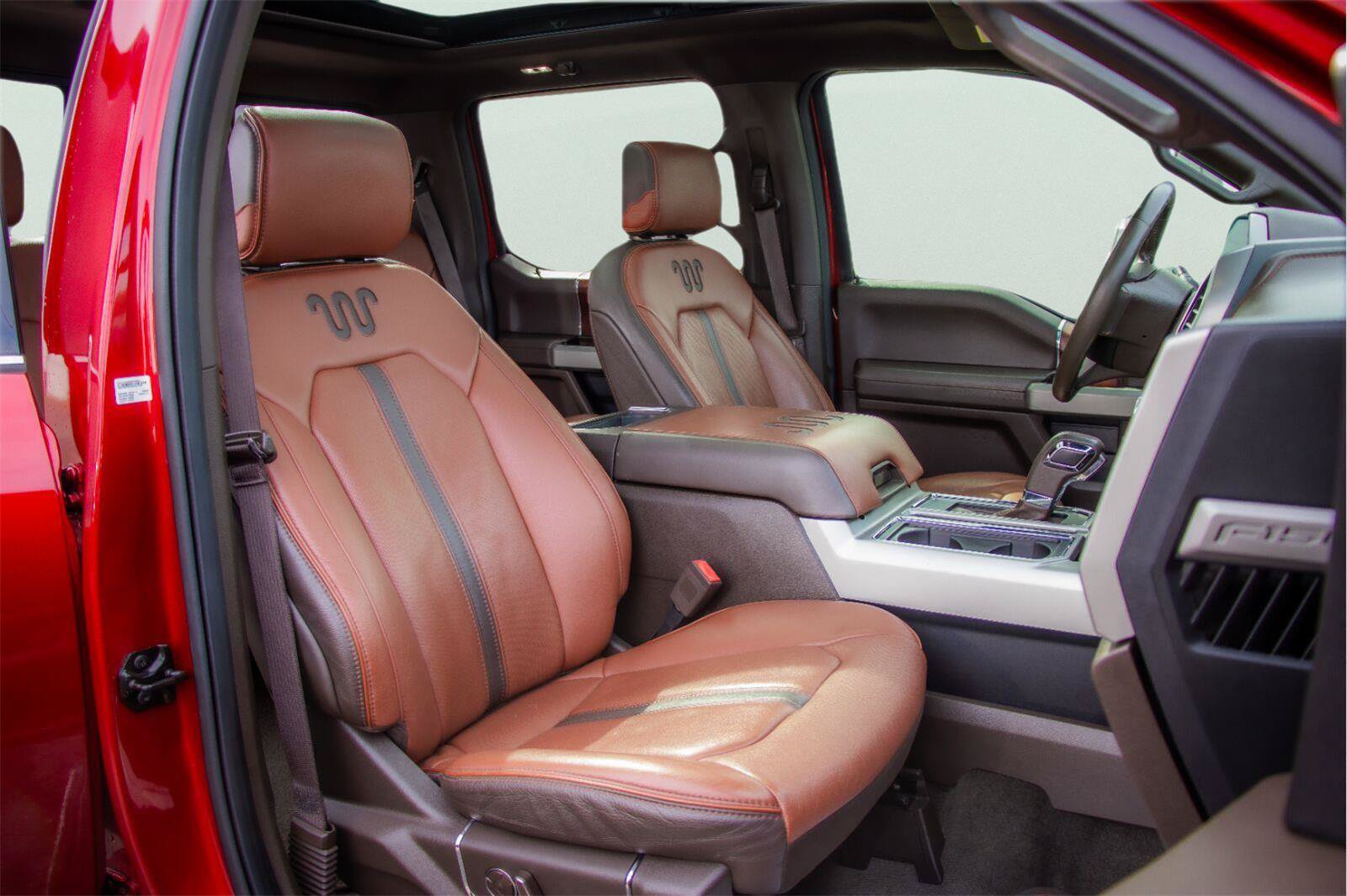 Used 2018 Ford F150 King Ranch w/ Equipment Group 601A Luxury AWD/4WD image 9