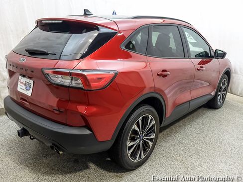 Certified 2022 Ford Escape SEL w/ SEL Stealth AWD Package image 9