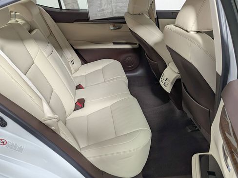 Used 2017 Lexus ES 350 w/ Premium Package image 38