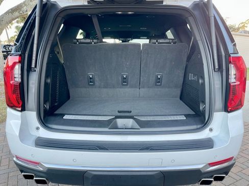 Used 2025 GMC Yukon Denali image 5