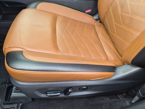 Used 2022 Nissan Pathfinder Platinum w/ Cargo Package FWD image 11