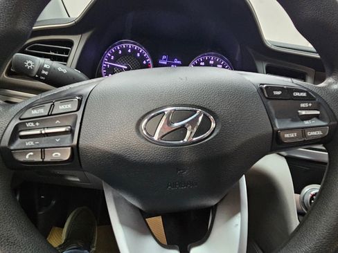 Used 2019 Hyundai Elantra SE image 24