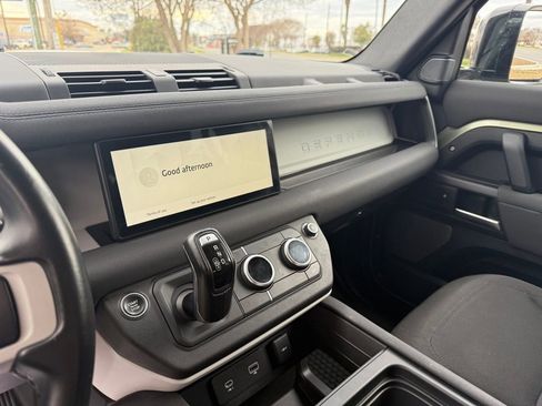 Used 2023 Land Rover Defender 110 image 11