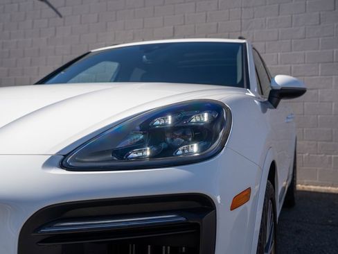 Certified 2022 Porsche Cayenne S image 11