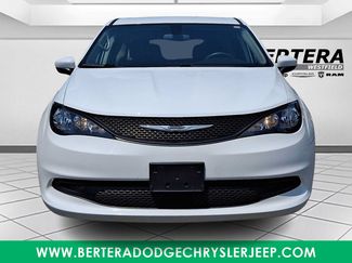 Used 2022 Chrysler Voyager LX FWD video 2