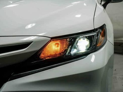 Used 2023 Toyota Camry SE image 7