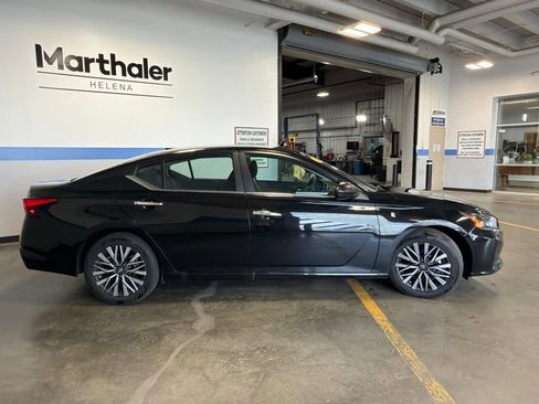 Used 2025 Nissan Altima 2.5 SV FWD image 4