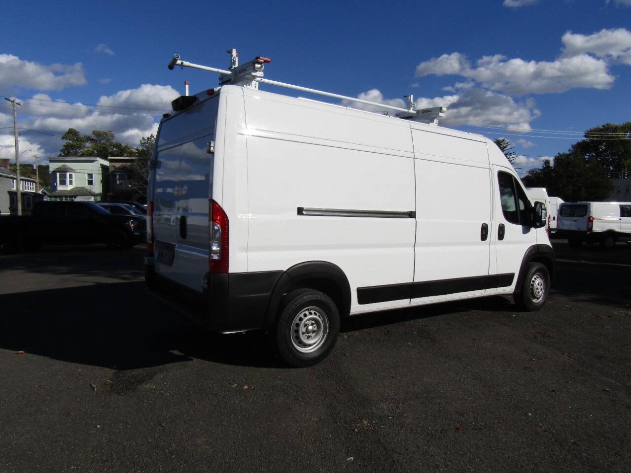 Used 2024 RAM ProMaster 2500 w/ Premium Convenience Group FWD image 6