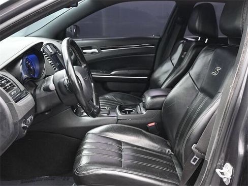 Used 2019 Chrysler 300 S image 10