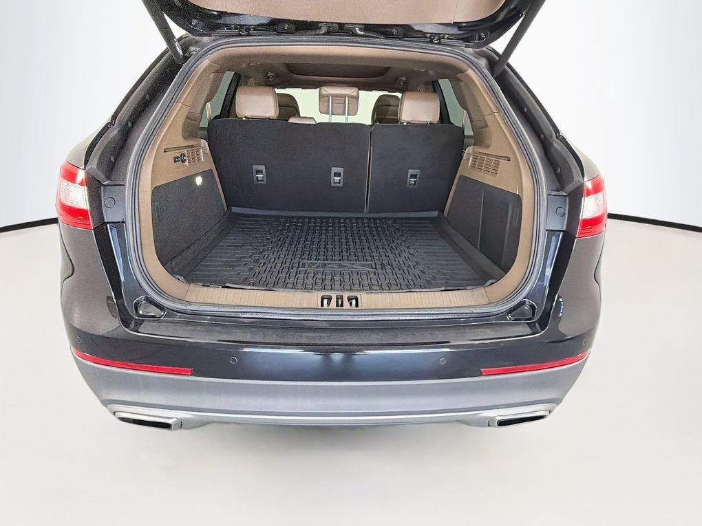 Used 2017 Lincoln MKX Reserve w/ Driver Assistance Package FWD image 25