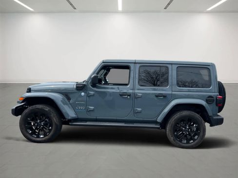 Used 2024 Jeep Wrangler Sahara w/ Dual Top Group AWD/4WD image 3