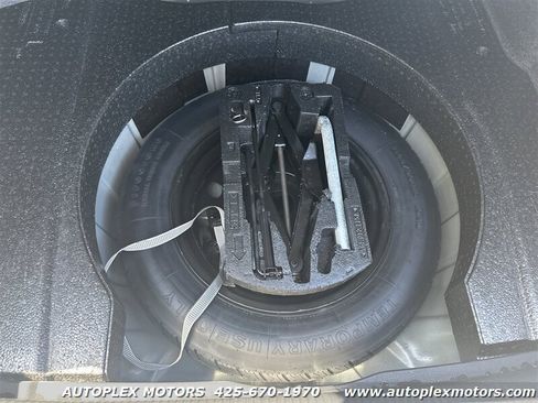 Used 2013 Volkswagen Passat TDI SEL Premium image 11