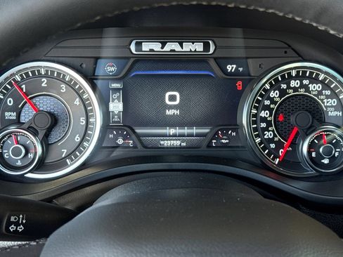 Used 2025 RAM 1500 Laramie AWD/4WD image 25