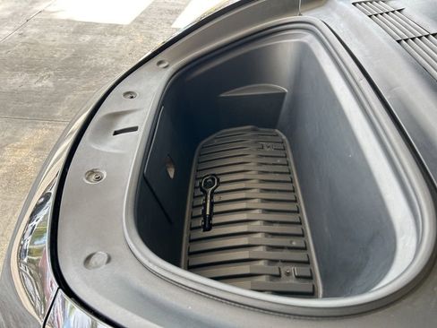 Used 2022 Tesla Model Y Performance image 13