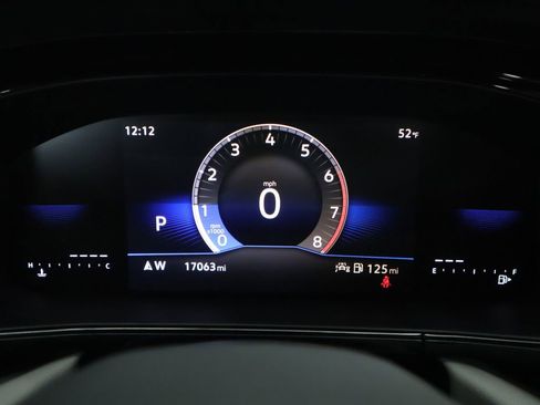 Certified 2024 Volkswagen Taos SE image 34