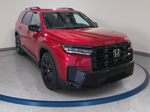 Used 2026 Honda Pilot Black Edition image 4