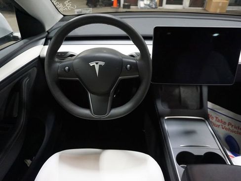 Used 2023 Tesla Model Y Long Range image 5