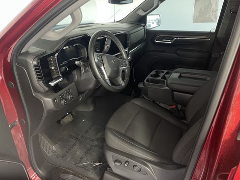 Used 2025 Chevrolet Silverado 1500 RST w/ Z71 Off-Road Package AWD/4WD image 11