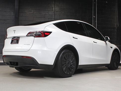 Used 2023 Tesla Model Y Long Range AWD/4WD image 72