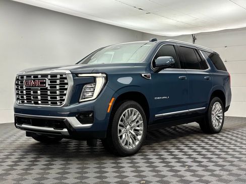 New 2026 GMC Yukon Denali w/ Sun & Power Step Package image 15
