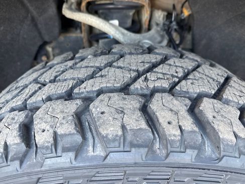 Used 2021 Chevrolet Silverado 1500 LT Trail Boss w/ Convenience Package II image 28