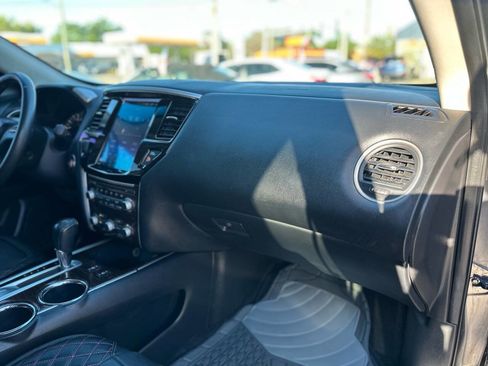 Used 2013 Nissan Pathfinder SL w/ Cargo Pkg image 28