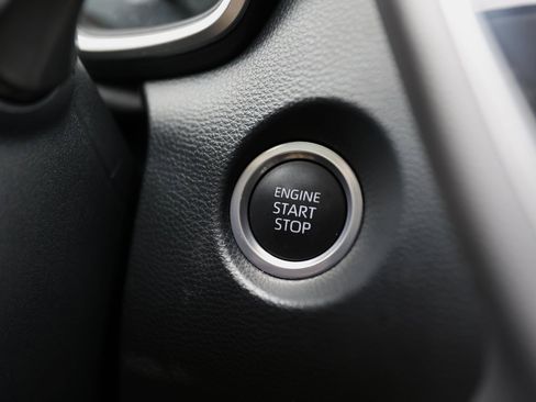 Used 2023 Toyota Corolla Cross XLE image 34