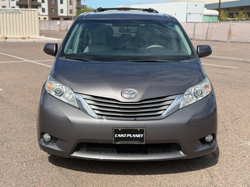 Used 2014 Toyota Sienna XLE w/ XLE Premium Package FWD image 13