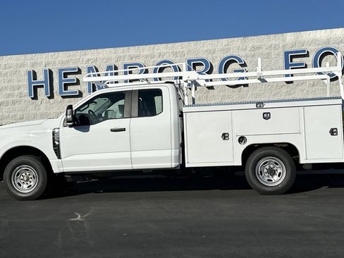 New 2026 Ford F250 XL w/ XL Chrome Package image 7