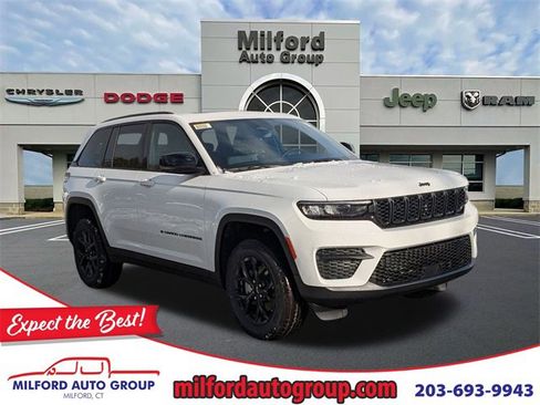 New 2025 Jeep Grand Cherokee Altitude image 1