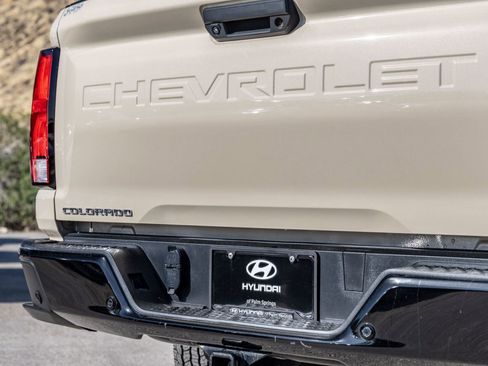 Used 2023 Chevrolet Colorado Z71 w/ Z71 Convenience Package 2 AWD/4WD image 11