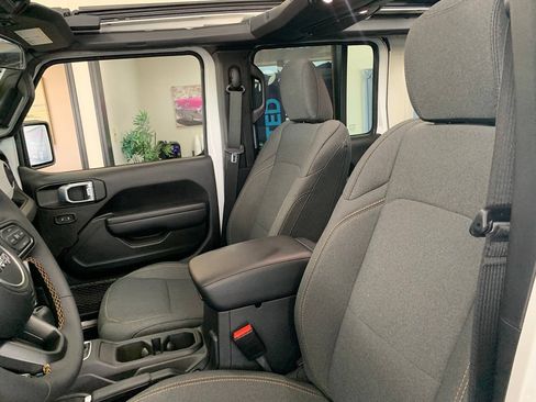Used 2024 Jeep Wrangler Unlimited w/ Convenience Group AWD/4WD image 11