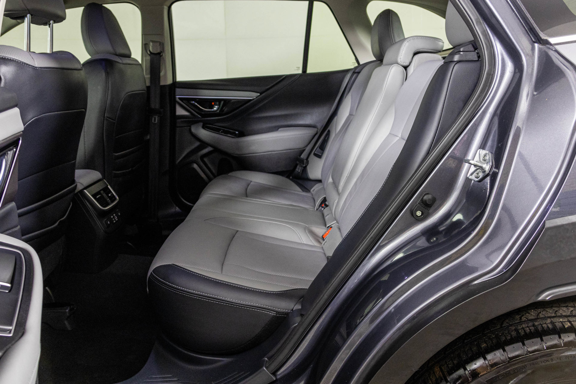 Used 2024 Subaru Outback Limited AWD/4WD image 37