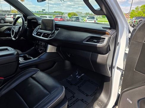Used 2023 Chevrolet Suburban Premier AWD/4WD image 10