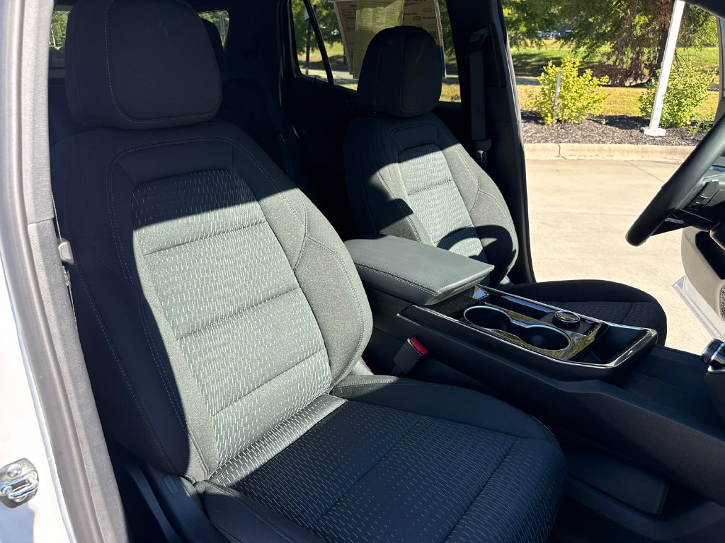 Used 2026 Chevrolet Equinox LT FWD image 35