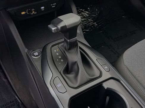 Used 2025 Kia K4 LX image 19