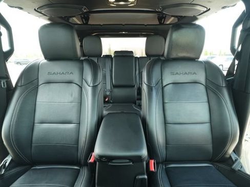 Used 2022 Jeep Wrangler Unlimited Sahara AWD/4WD image 38