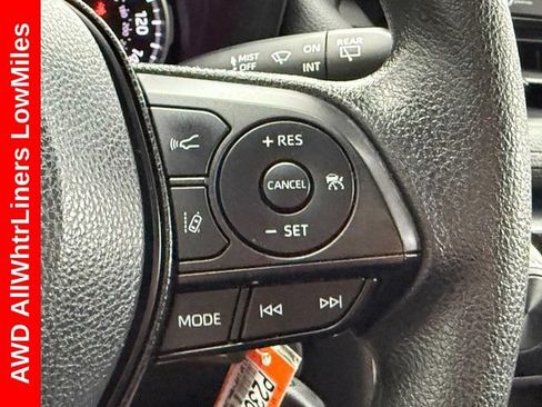 Used 2022 Toyota RAV4 LE AWD/4WD image 15