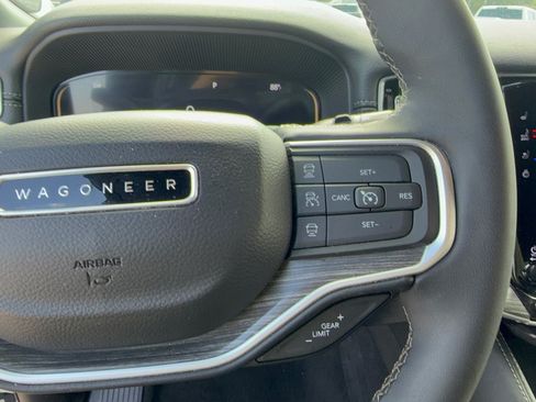 Used 2024 Jeep Wagoneer L Series II w/ Flexible Seating Group RWD image 19