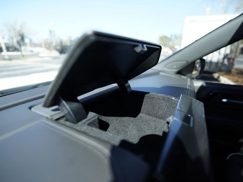 Used 2025 GMC Yukon AT4 Ultimate image 39